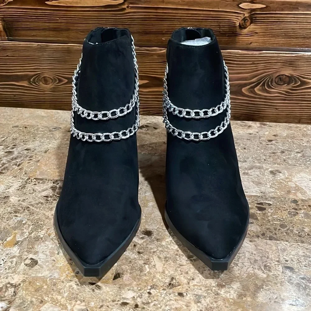 Black Boots with Double Chain